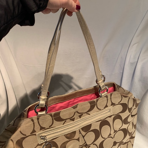 Coach Signature C Carry All Bag - Picture 4 of 7